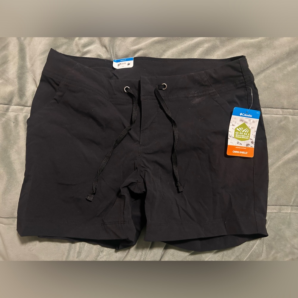 BRAND NEW W/TAGS Women’s Columbia Shorts